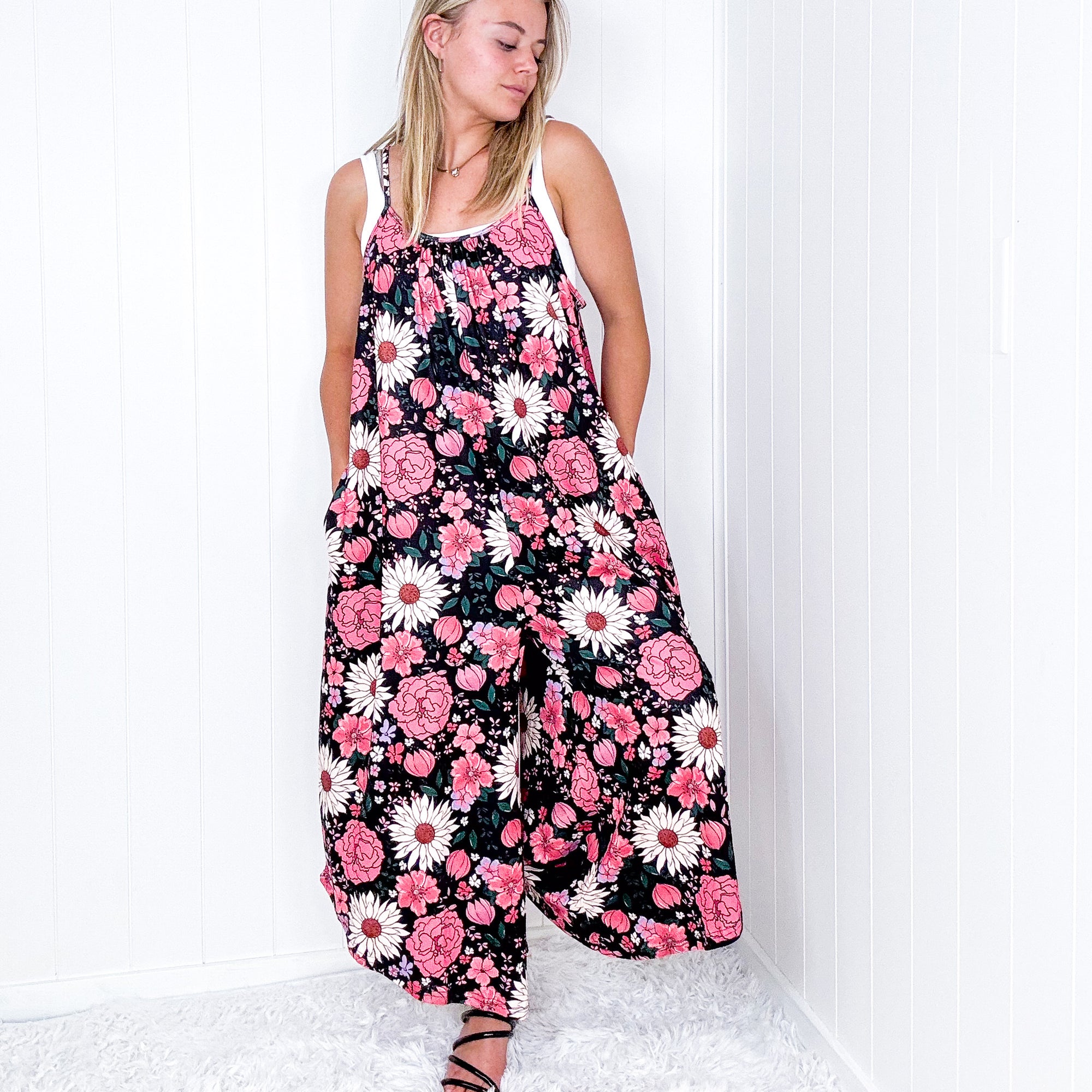 Summer Vacation Ditzy Floral Sleeveless Romper - Boujee Boutique 